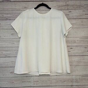 🦃Uniqlo A-Line White Top Sz‎ Med